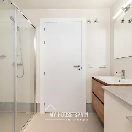 Myhousespain - Edificio Vanguardia * Χιχόν