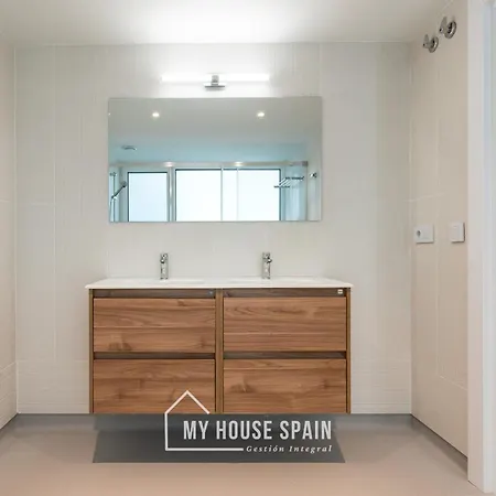 Myhousespain - Edificio Vanguardia * Χιχόν